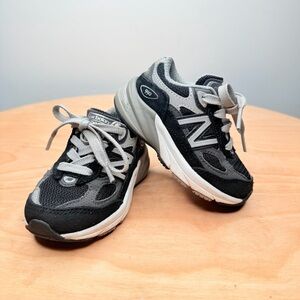 New Balance Toddlers Sneakers 990v6 Lace Up Black Grey Size 5C